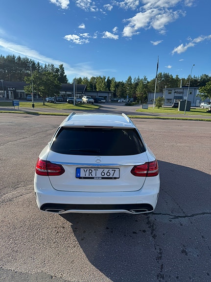 Mercedes-Benz C220 5 of 12