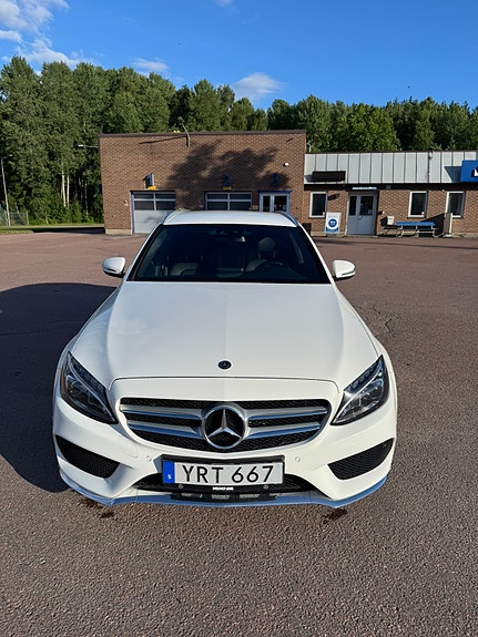 Mercedes-Benz C220 3 of 12