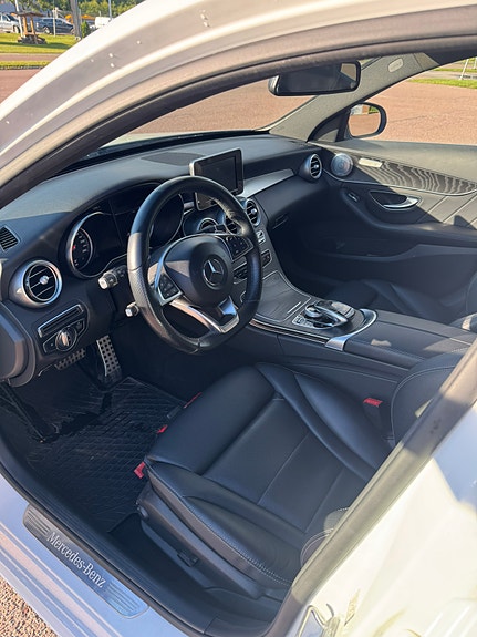 Mercedes-Benz C220 7 of 12