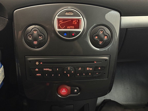 Renault Clio 24 of 30