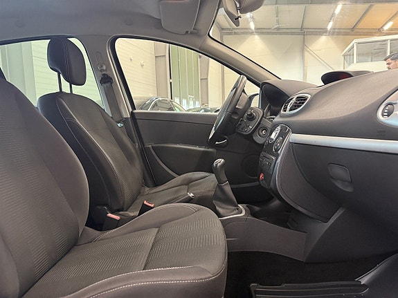 Renault Clio 9 of 30