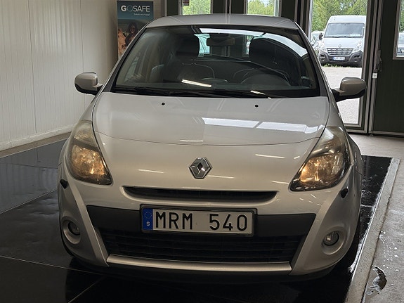 Renault Clio 18 of 30