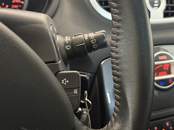 Renault Clio 30 of 30