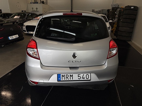 Renault Clio 15 of 30
