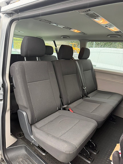 Volkswagen Caravelle 5 of 5