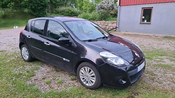 Renault Clio 2 of 4