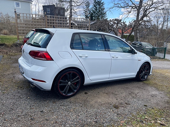Volkswagen Golf VII 5 of 9