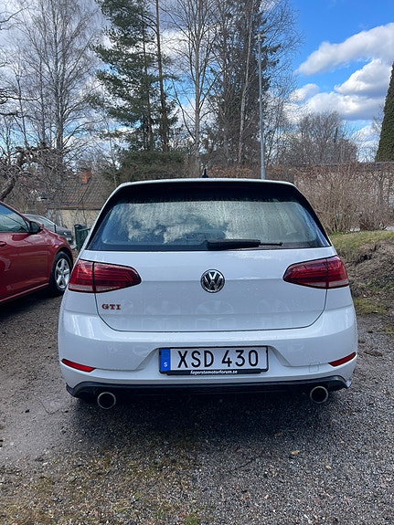 Volkswagen Golf VII 3 of 9