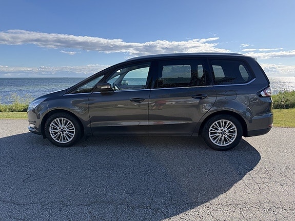Ford Galaxy 2 of 5