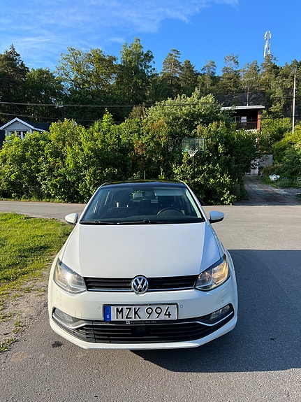 Volkswagen Polo 2 of 5