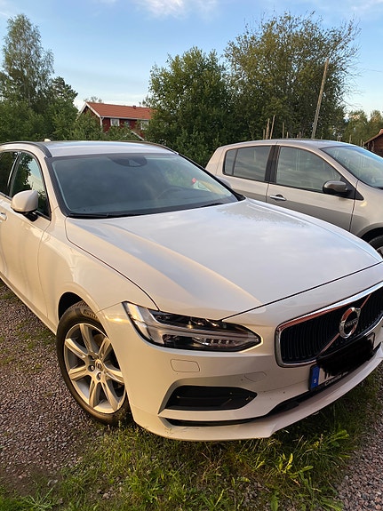 Volvo V90 2 of 5
