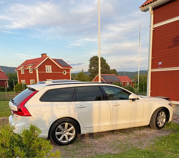 Volvo V90 3 of 5