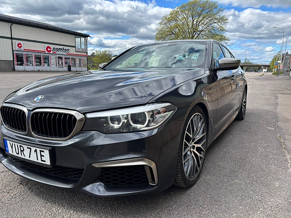 BMW M550i 2 of 5