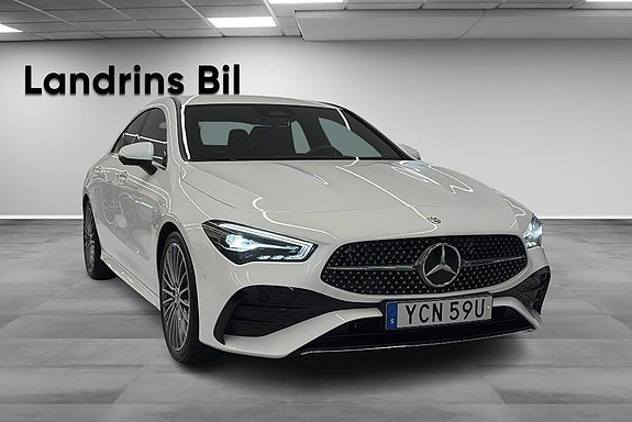 Mercedes-Benz CLA200 3 of 5