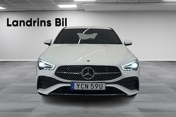Mercedes-Benz CLA200 2 of 5