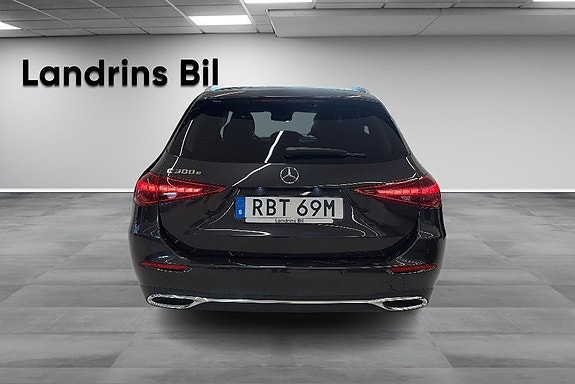 Mercedes-Benz C300 5 of 5