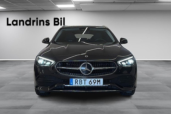 Mercedes-Benz C300 2 of 5