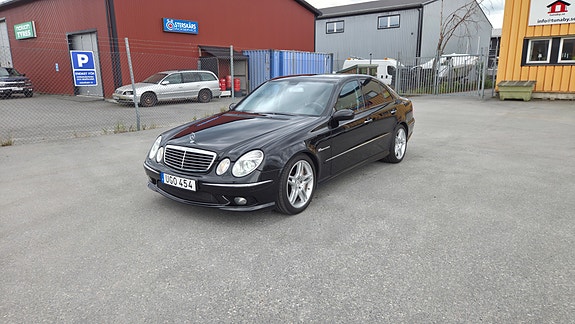 Mercedes-Benz E55 5 of 5