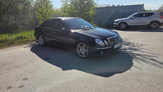 Mercedes-Benz E55 3 of 5