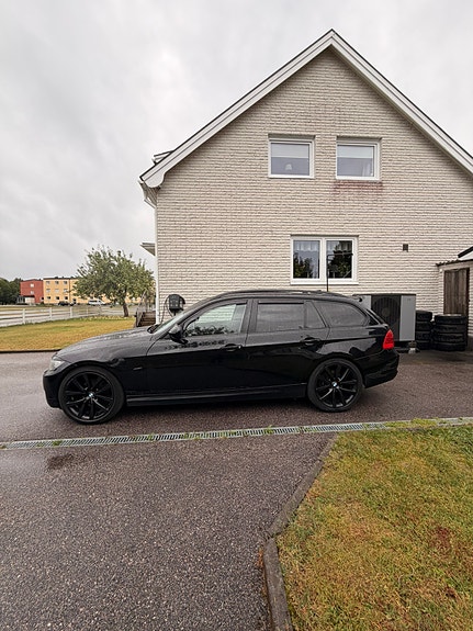 BMW 320d 4 of 14