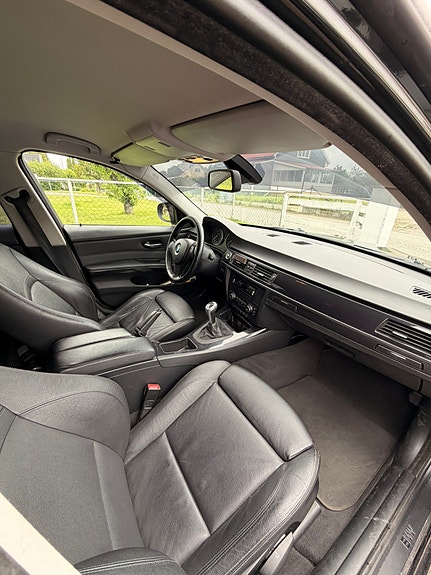 BMW 320d 10 of 14