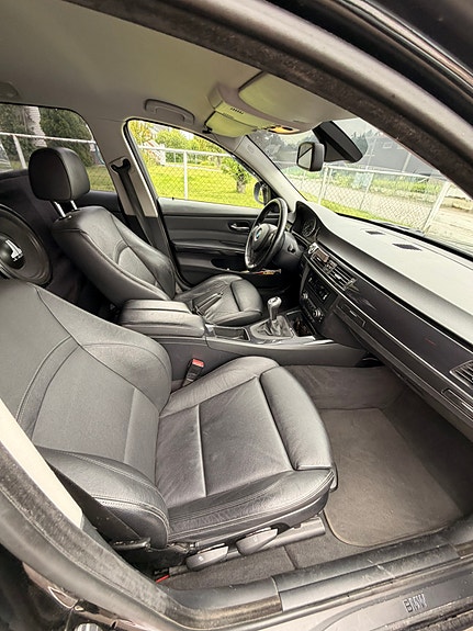BMW 320d 8 of 14