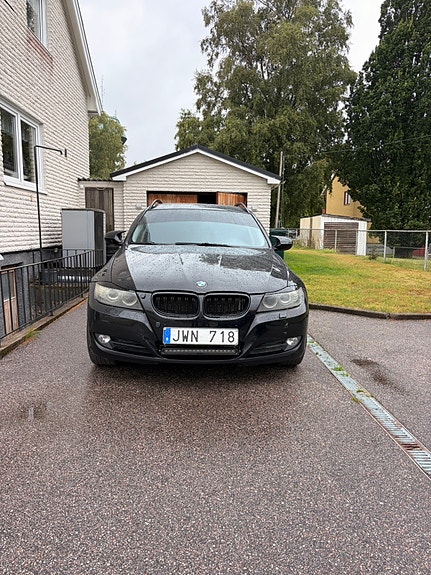 BMW 320d 2 of 14