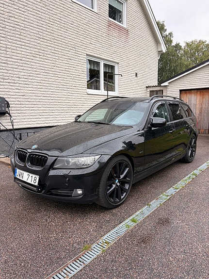 BMW 320d 3 of 14
