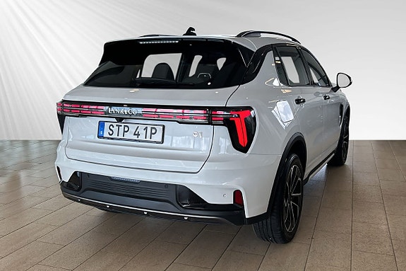 Lynk & Co 01 4 of 5