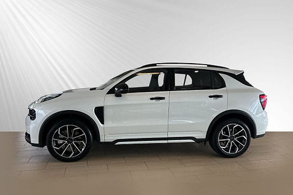 Lynk & Co 01 2 of 5