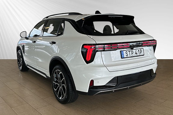 Lynk & Co 01 3 of 5