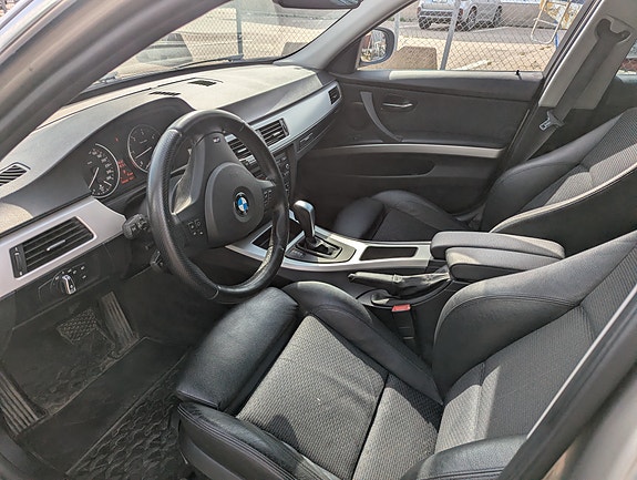 BMW 325d 3 of 5