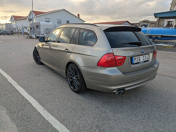 BMW 325d 3 of 5