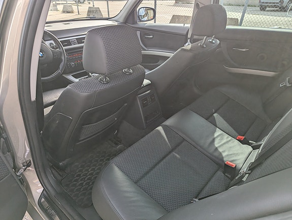 BMW 325d 5 of 5