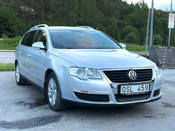 Volkswagen Passat 2 of 5