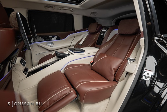 Mercedes-Benz GLS600 18 of 30