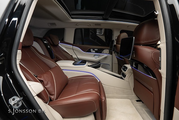 Mercedes-Benz GLS600 19 of 30