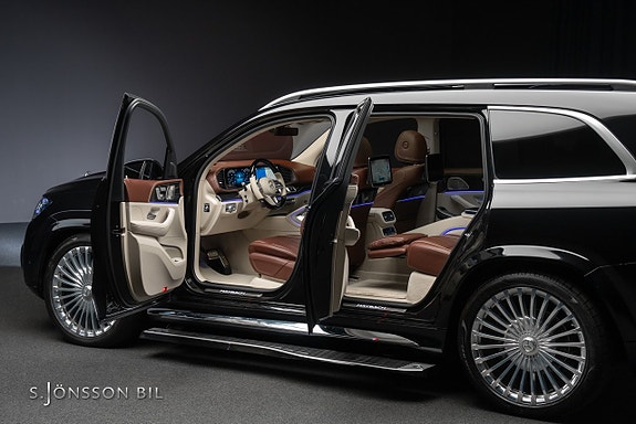 Mercedes-Benz GLS600 10 of 30