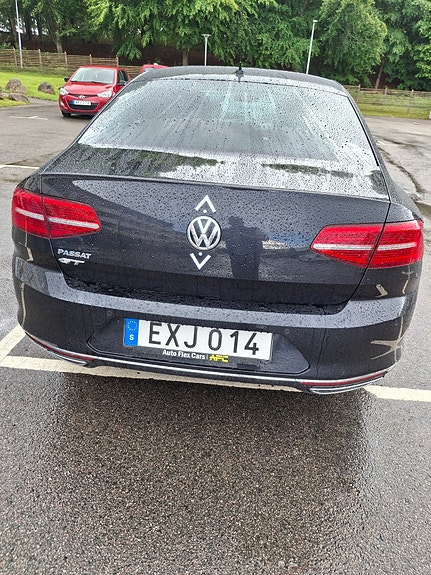 Volkswagen Passat 3 of 3