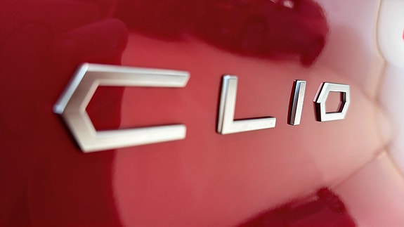 Renault Clio 26 of 26