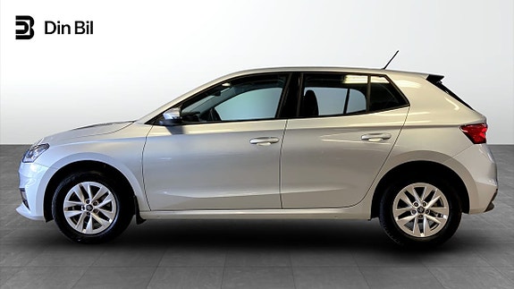 Skoda Fabia 2 of 5