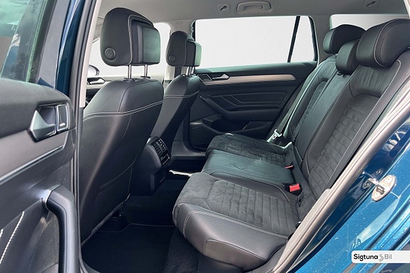 Volkswagen Passat 10 of 30