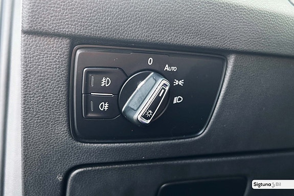 Volkswagen Passat 22 of 30