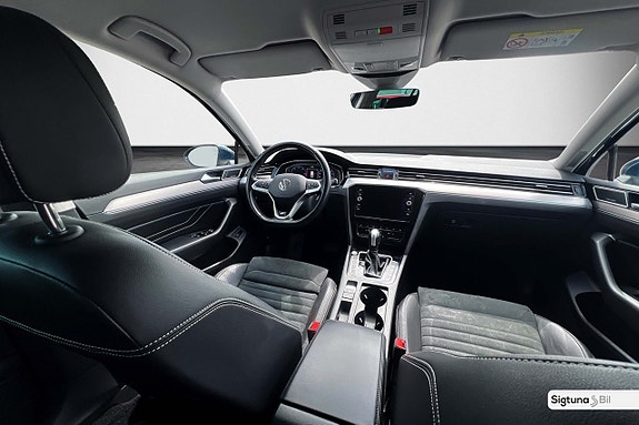Volkswagen Passat 17 of 30