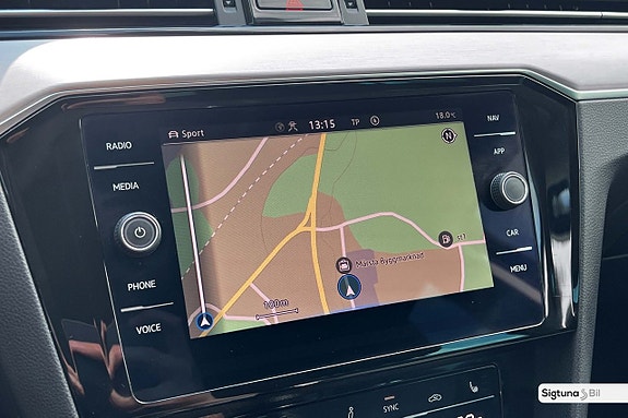 Volkswagen Passat 27 of 30