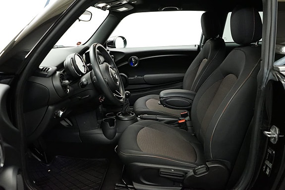 MINI Cooper 5 of 5