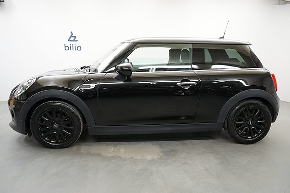 MINI Cooper 2 of 5