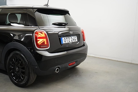 MINI Cooper 3 of 5