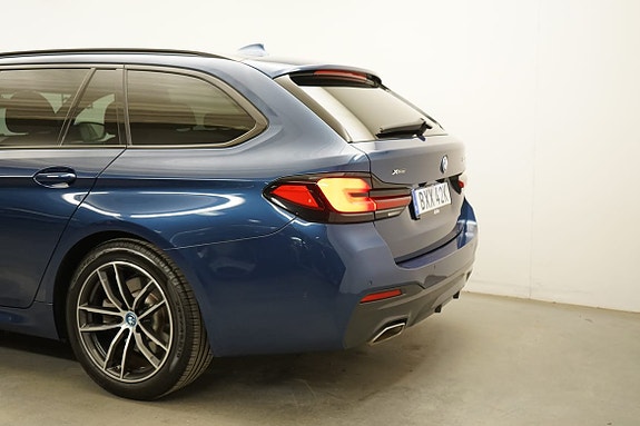 BMW 530e 3 of 5