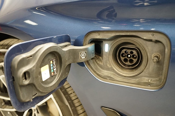 BMW 530e 16 of 17